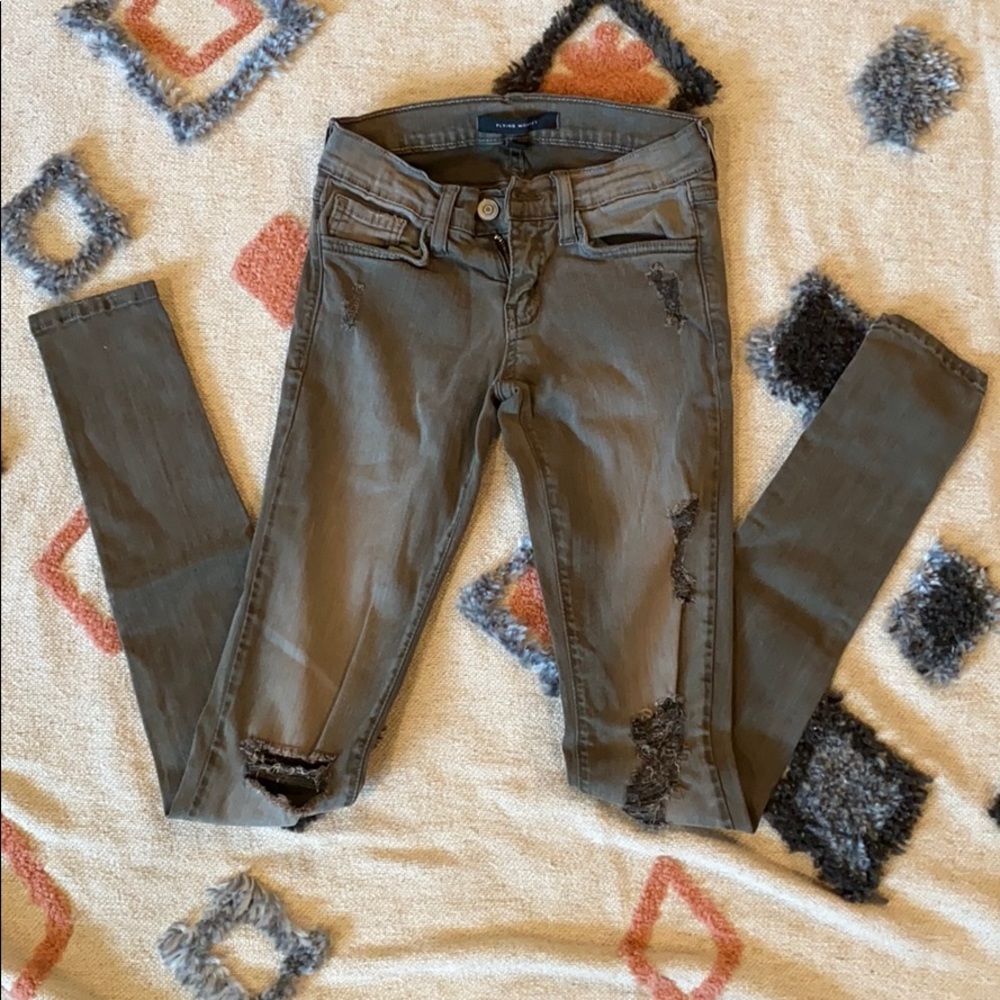 selling these jeans !